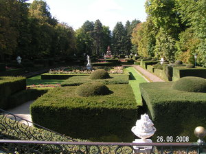 wspaniałe ogrody letniej rezydencji królewskiej