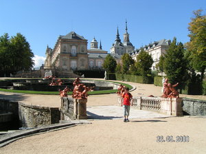 widok na pałac La Granja de San Ildefonso