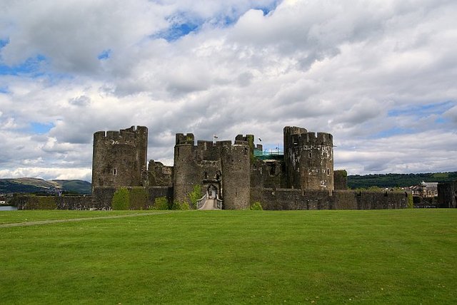 Caerphilly widok zamku od strony zachodniej