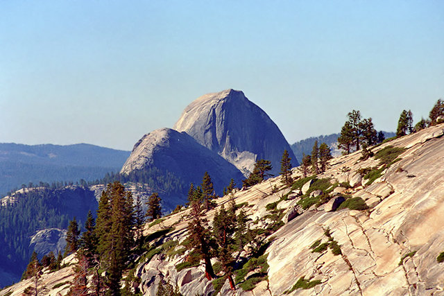 Half Dome z daleka