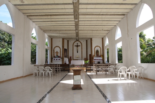wnętrza kościoła w Coba