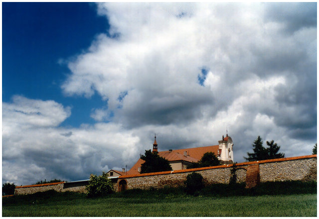 Opatow kościół i klasztor O.O. Bernardynów