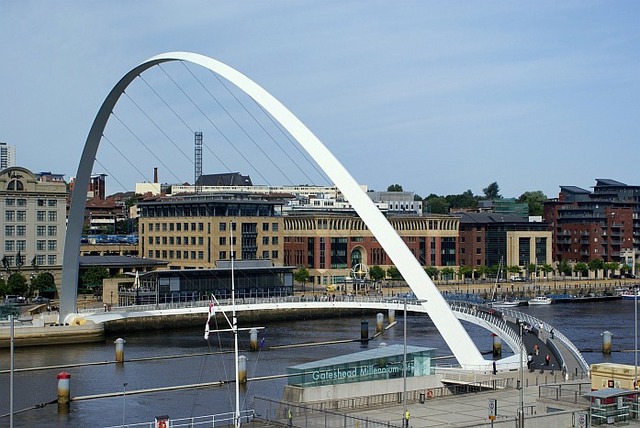 Widok na Gateshead Millennium Bridge