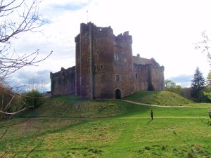 Doune Castle widziany z boku
