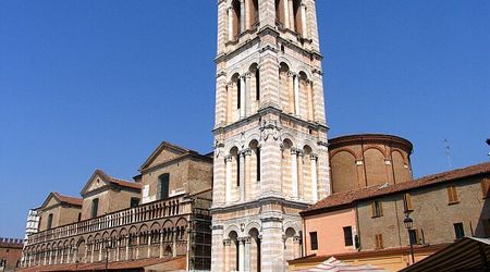 Ferrara katedra widok od strony prezbiterium