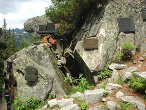 Symboliczny cmentarz ofiar gór 