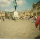 Przed pomnikem napoleona w Paryżu