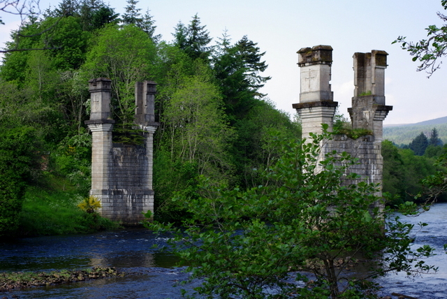 resztki mostu w Fort Augustus