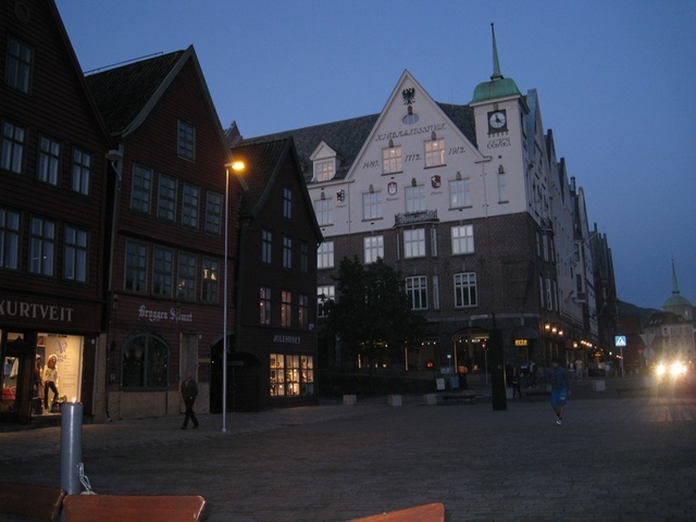 Bergen nocą