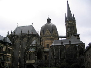 Akwizgran widok katedry