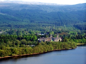 monastyr nad Loch Ness