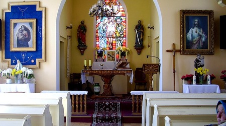 Wnętrze kościoła filialnego śś.Piotra i Pawła