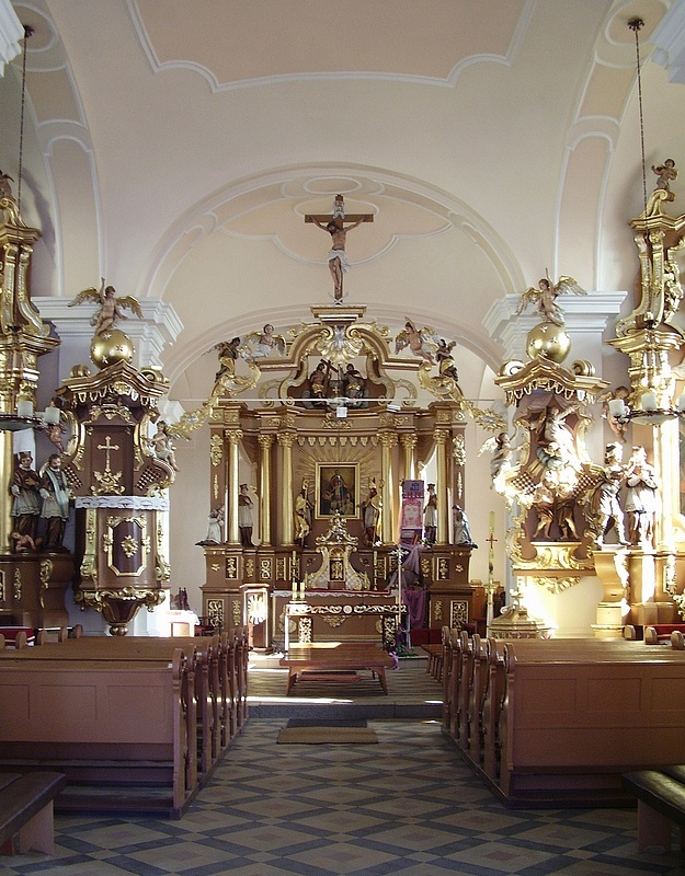 Wnętrze kościoła  NMP Różańcowej