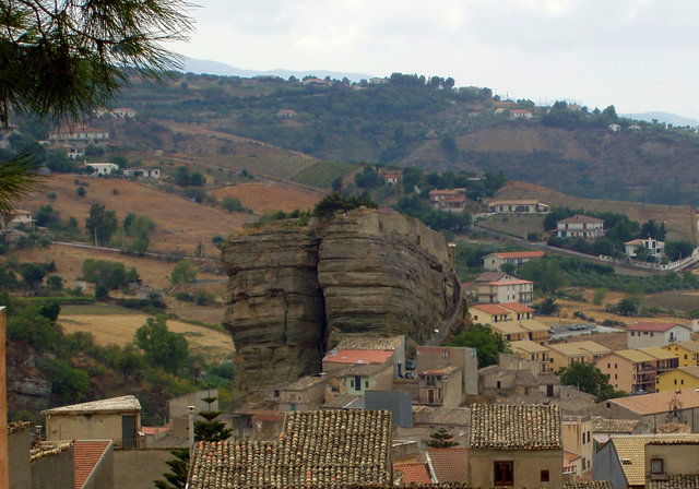widok z góry - Corleone i Rocca Inferiore