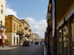 główna ulica Mazary