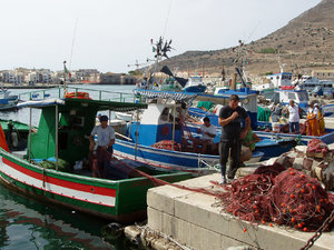 Favignana, w porcie