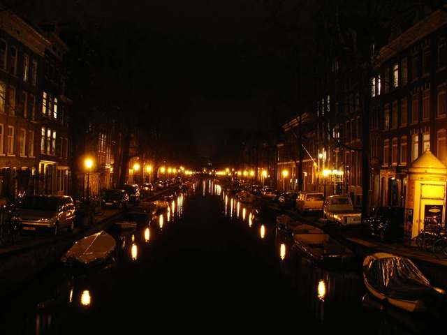 Amsterdam nocą