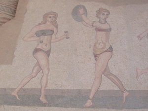 rzymskie dziewczyny w bikini