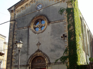 piękny kościół w pobliżu Castello Ursino