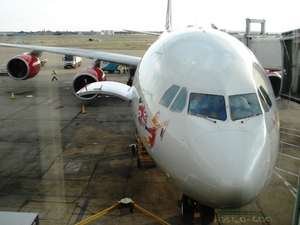 Lotnisko Heathrow - ten Airbus zabral nas do RPA