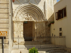 wejście do starego kościoła San Giorgio Vecchio