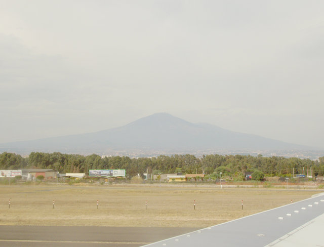 Etna z pasa startowego