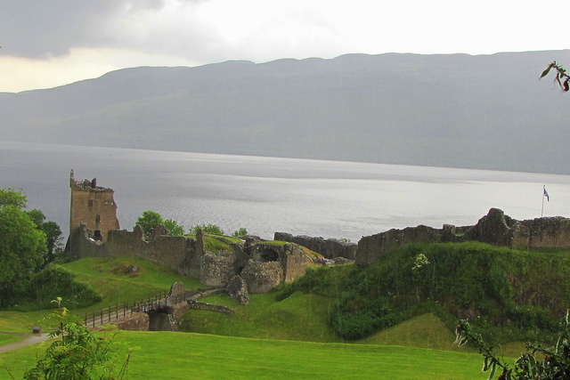 loch ness i ruiny urquhart castle