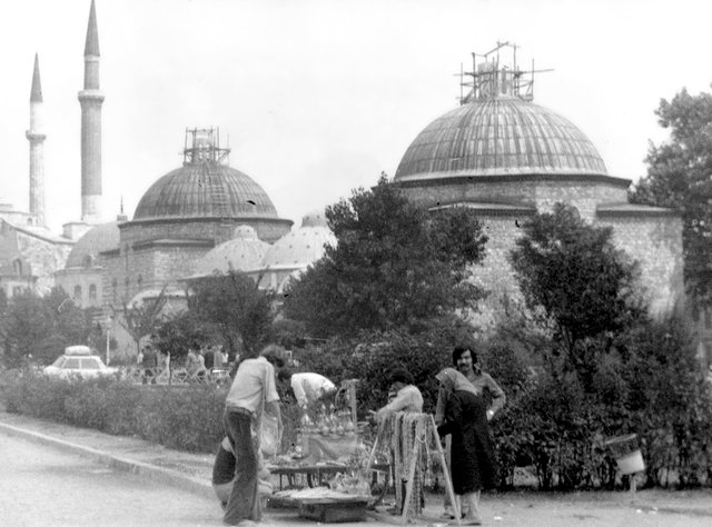 Stambul, stoisko przed meczetem
