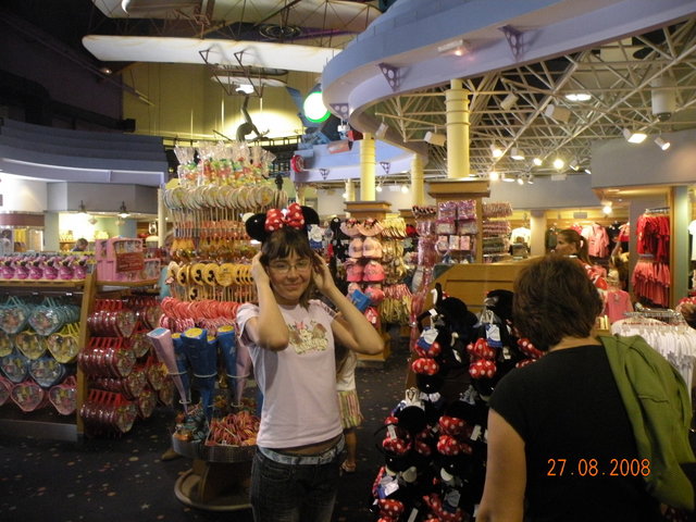 w Disney-Store Paryz na zakupach