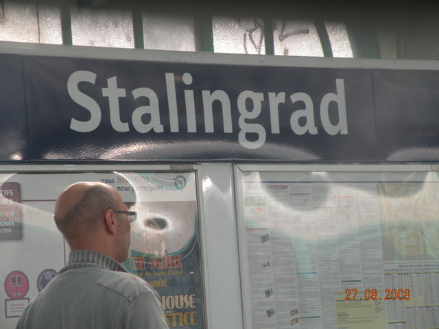 Stacja Metro w Paryżu
