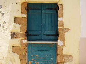 Chania - drzwi turkusowe
