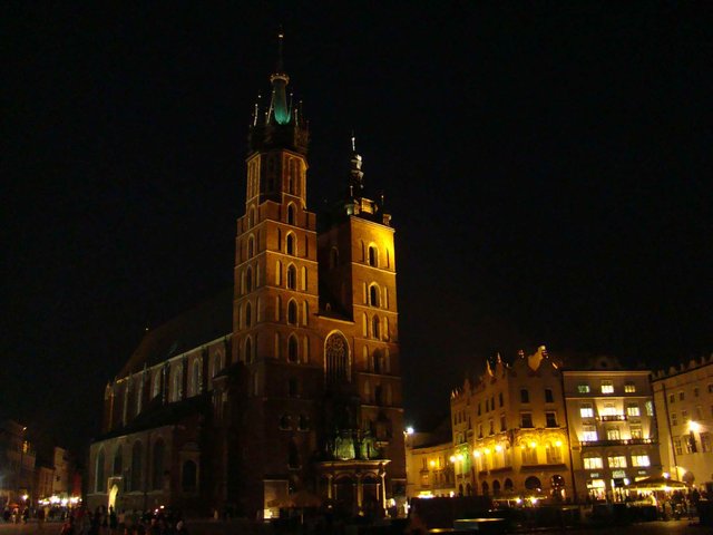 03 krakow noca   kosciol mariacki