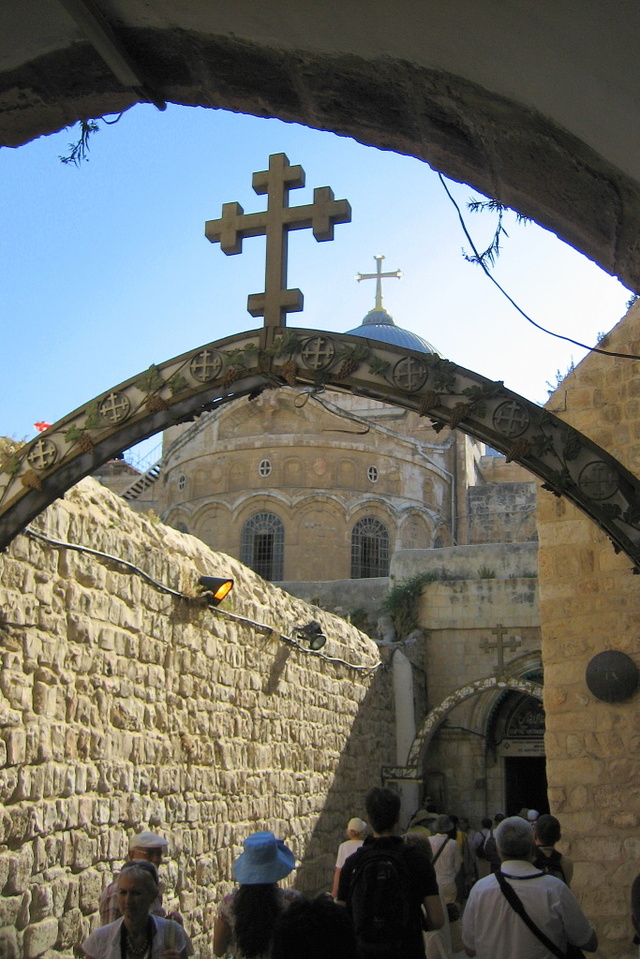 dojście drogą krzyżową do bazyliki grobu pańskiego