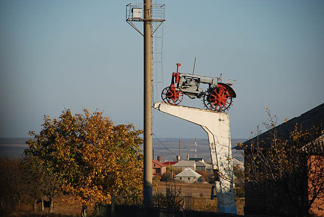 Gagauzja - zabytkowy traktor
