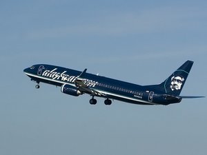 Alaska Airlines Boeing 737-890 