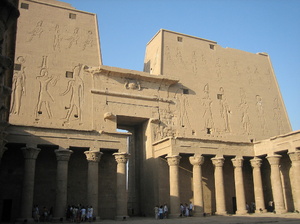 świątynia horusa w edfu
