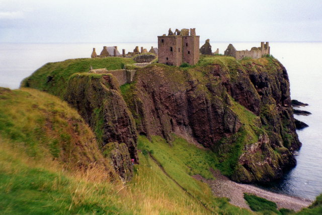 Dunnottar Castle - widok z brzegu