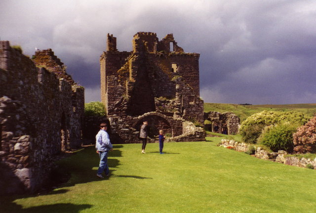 Dziedziniec zamkowy Dunnottar Castle