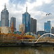 Melbourne, rzeka Yarra i widok na dzielnice finansowa