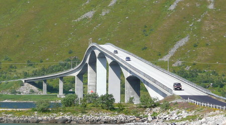 Jeden z mostów na Lofotach