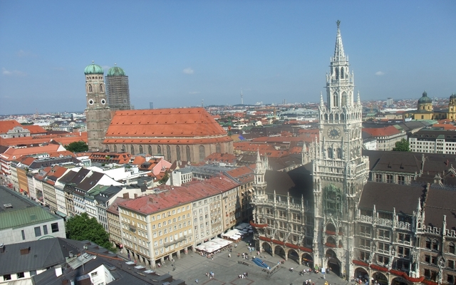 Katedra Frauenkirche i ratusz