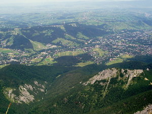 widok z Giewontu na Zakopane