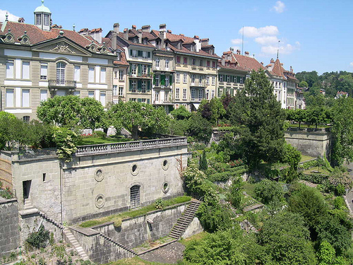 Bern, ogrody spadajace do rzeki