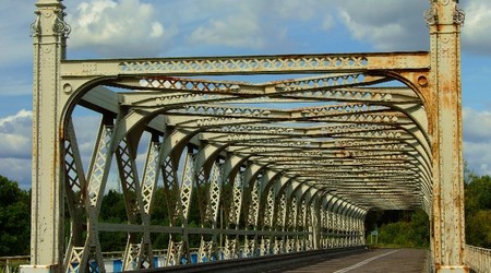 Most na Narwi