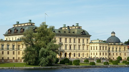 Drottningholm widok pałacu od strony jeziora