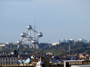 Panorama Brukseli obok budynku sądu