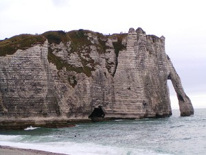 Etretat - Alabastrowe wybrzeże