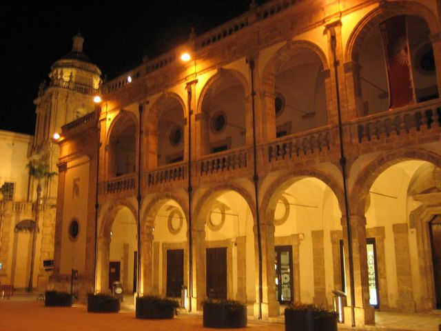Mazara del Vallo - Piazza della Repubblica, Palazzo Vescovile
