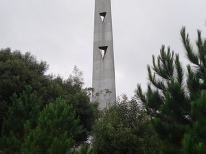 Pomnik przy uniwersytecie