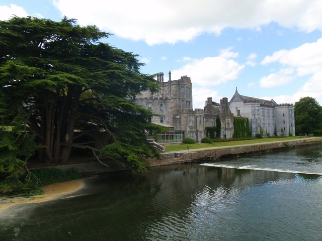 Adare Manor od strony rzeki